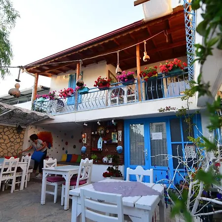 Oda ve Kahvaltı Eleni Seferihisar